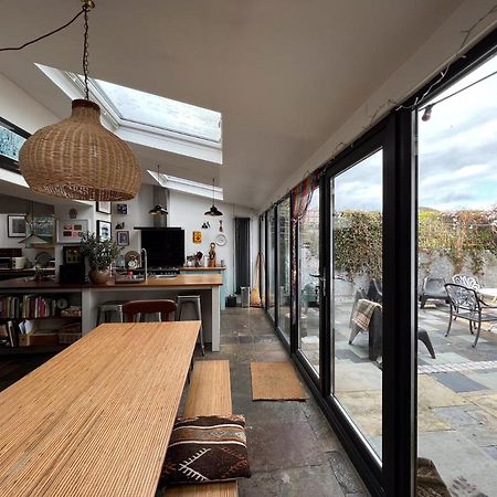Unique Townhouse With Large Garden Down To The Sea Villa Killough Eksteriør bilde