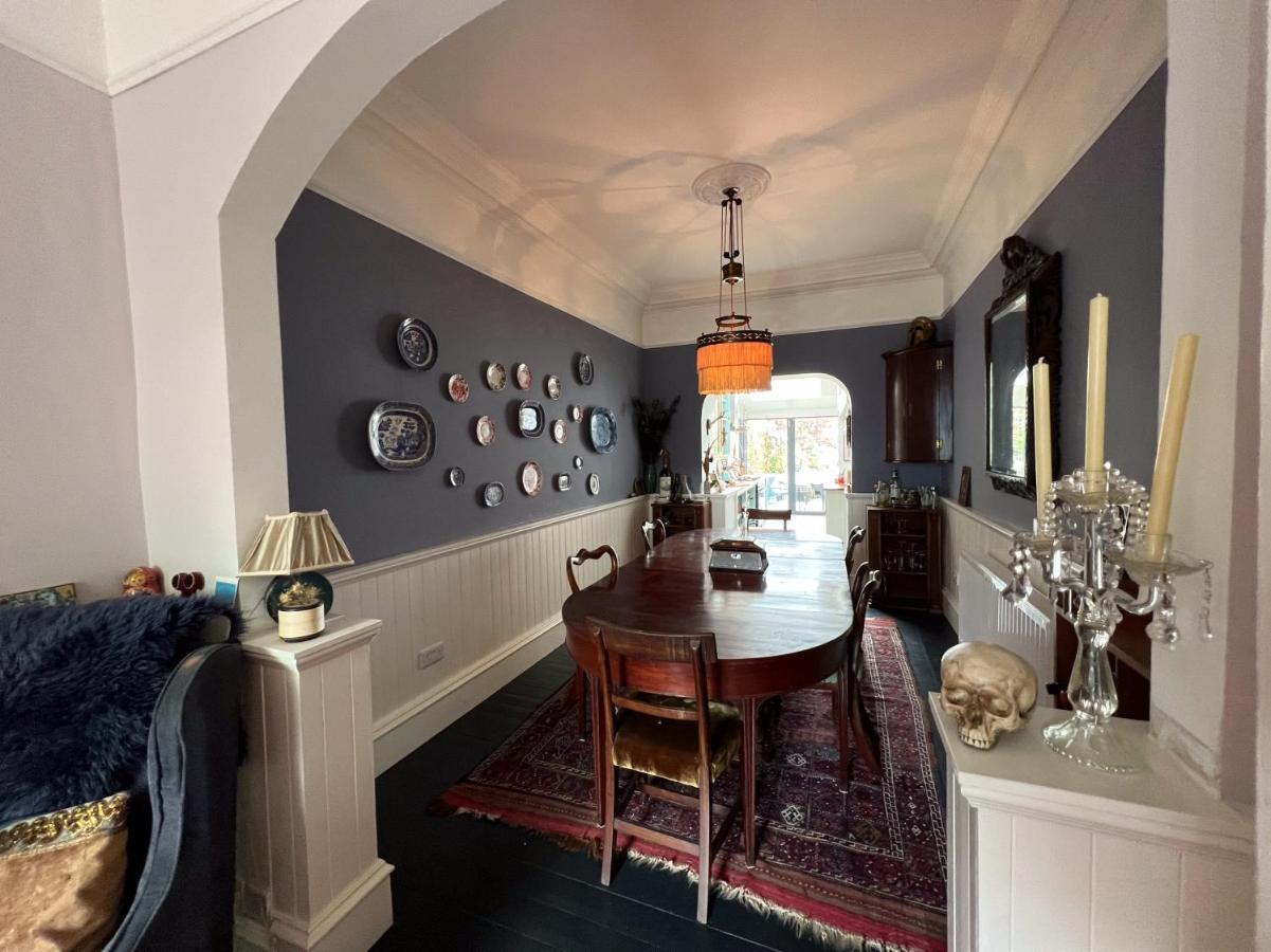 Unique Townhouse With Large Garden Down To The Sea Villa Killough Eksteriør bilde