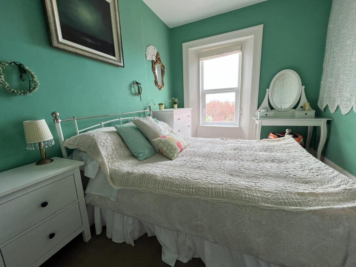 Unique Townhouse With Large Garden Down To The Sea Villa Killough Eksteriør bilde